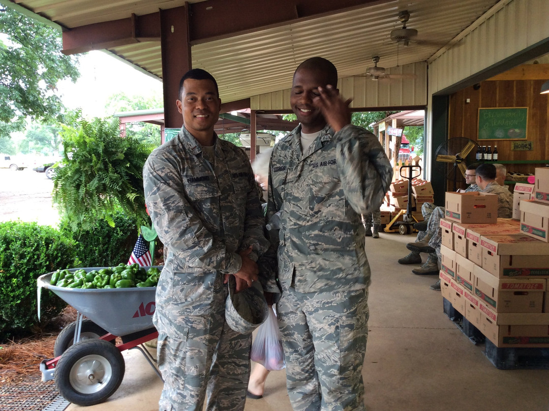 William L Brown Farm Market-Montezuma必去景点