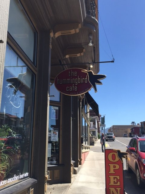 巴特餐馆和美食-The Hummingbird Cafe