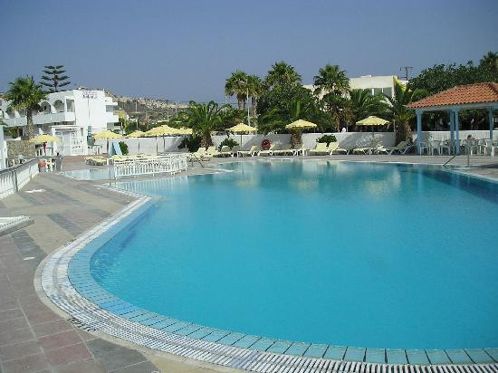 Kamari Bay Hotel