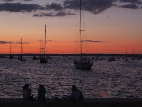Watch Hill Merry-Go-Round & Beach-守望山必去景点