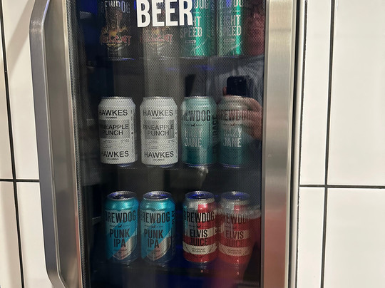 Doghouse Hotel And Brewery主图