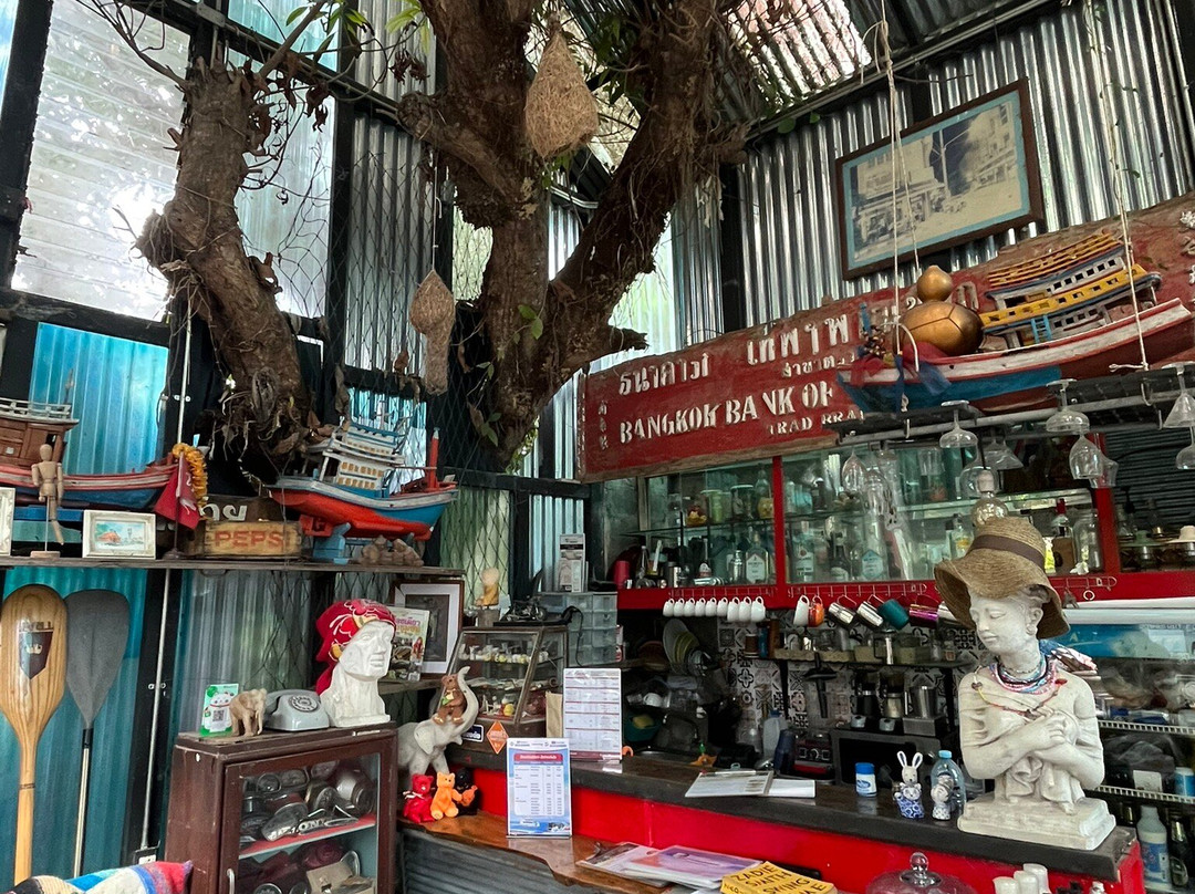 Artist's Place Trat主图