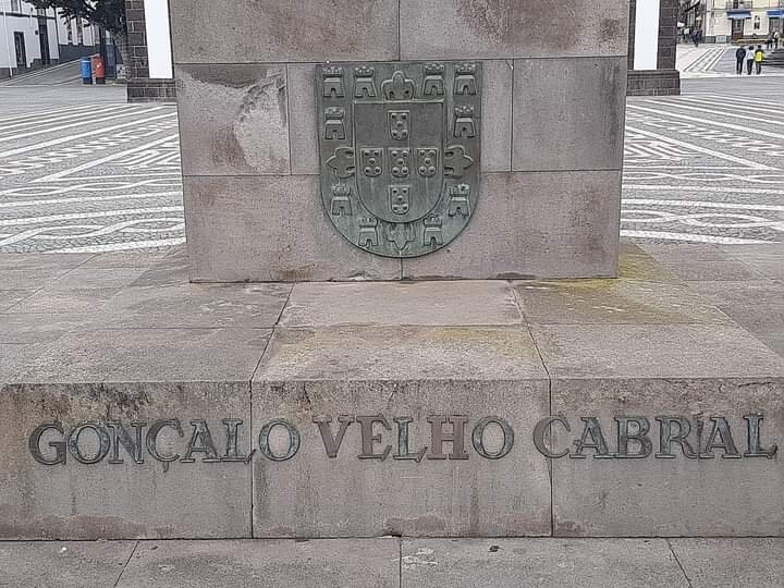 Estatua Goncalo Velho Cabral-蓬塔德尔加达必去景点