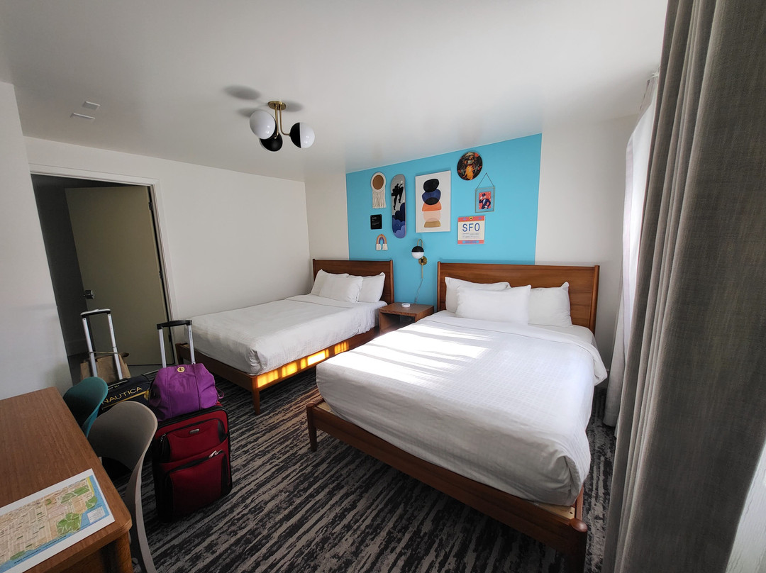 贝克汽车旅馆主图