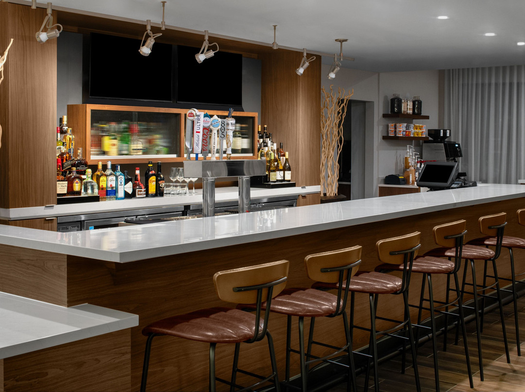 洛杉矶伯班克机场万怡酒店主图