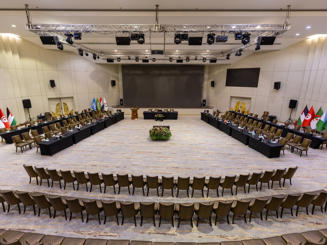 Babylon Rotana Hotel主图