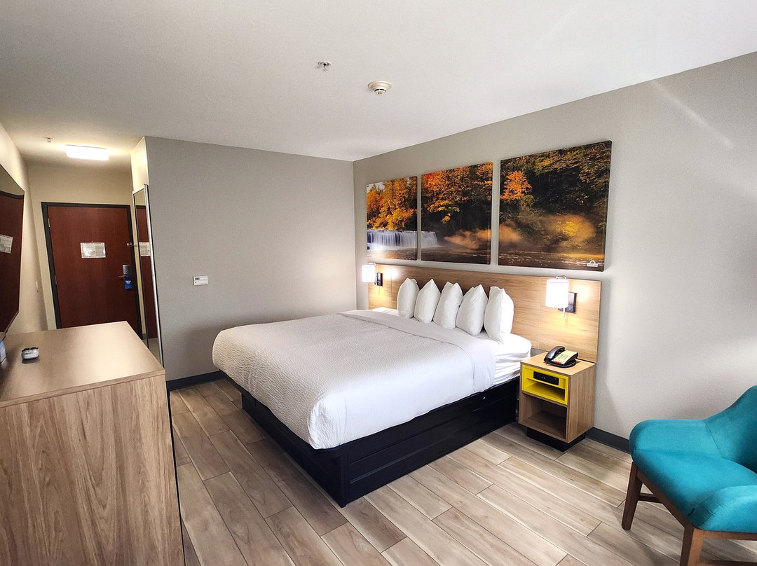 Days Inn & Suites by Wyndham Russellville主图