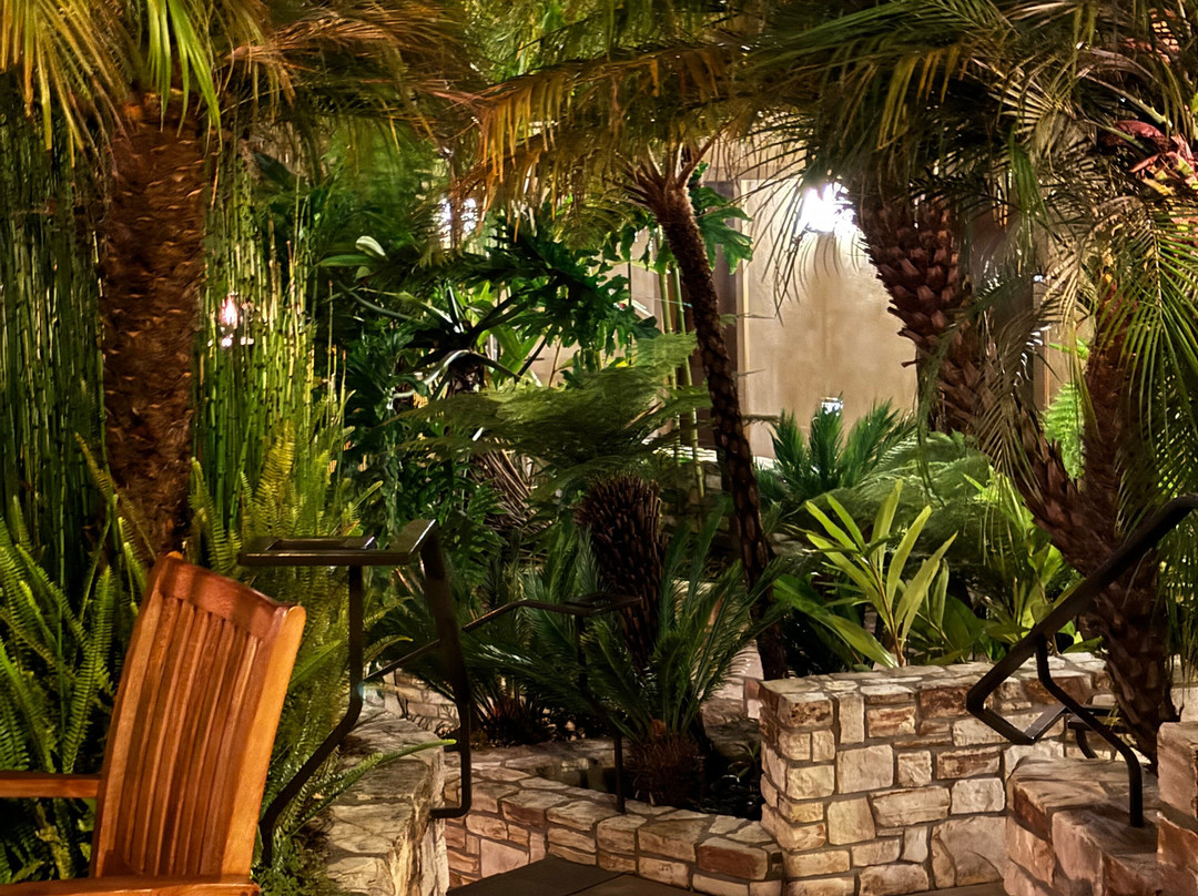 贸易风卡梅尔酒店主图