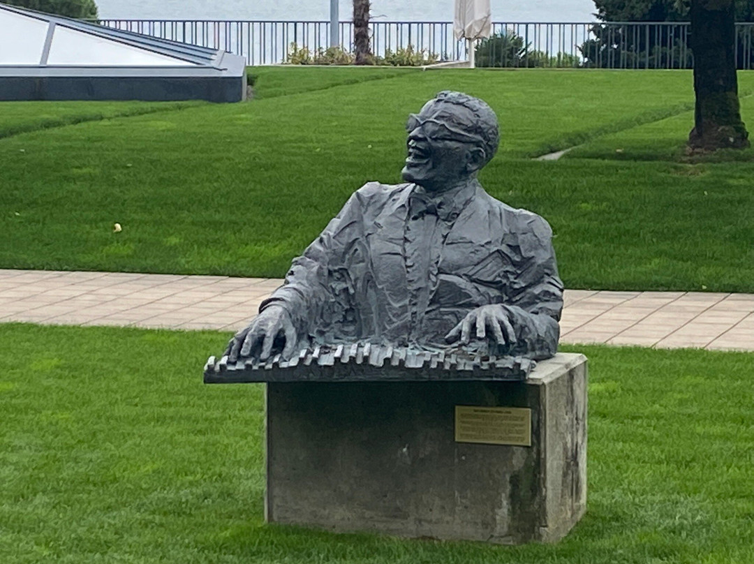 Alley Of Jazz Musician Sculptures-蒙特勒必去景点
