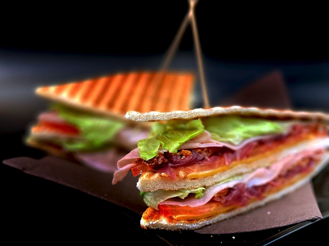 M Café Bistrot