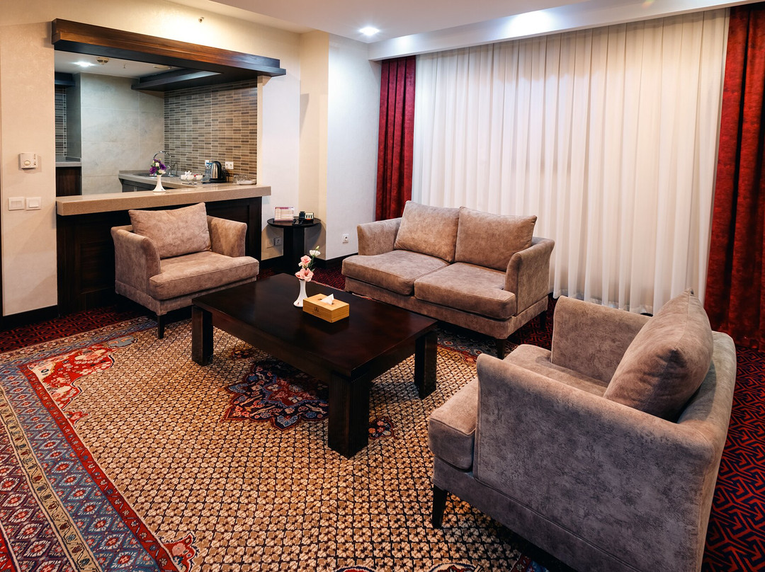 Parsian Kermanshah Hotel主图