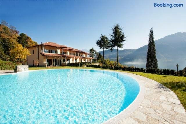 Tremezzo Residence-11 Apartments to Choose from in an Exclusive Residence by Italian Apartments