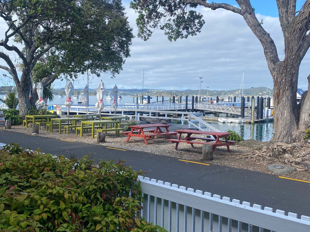 Commodore's Lodge主图