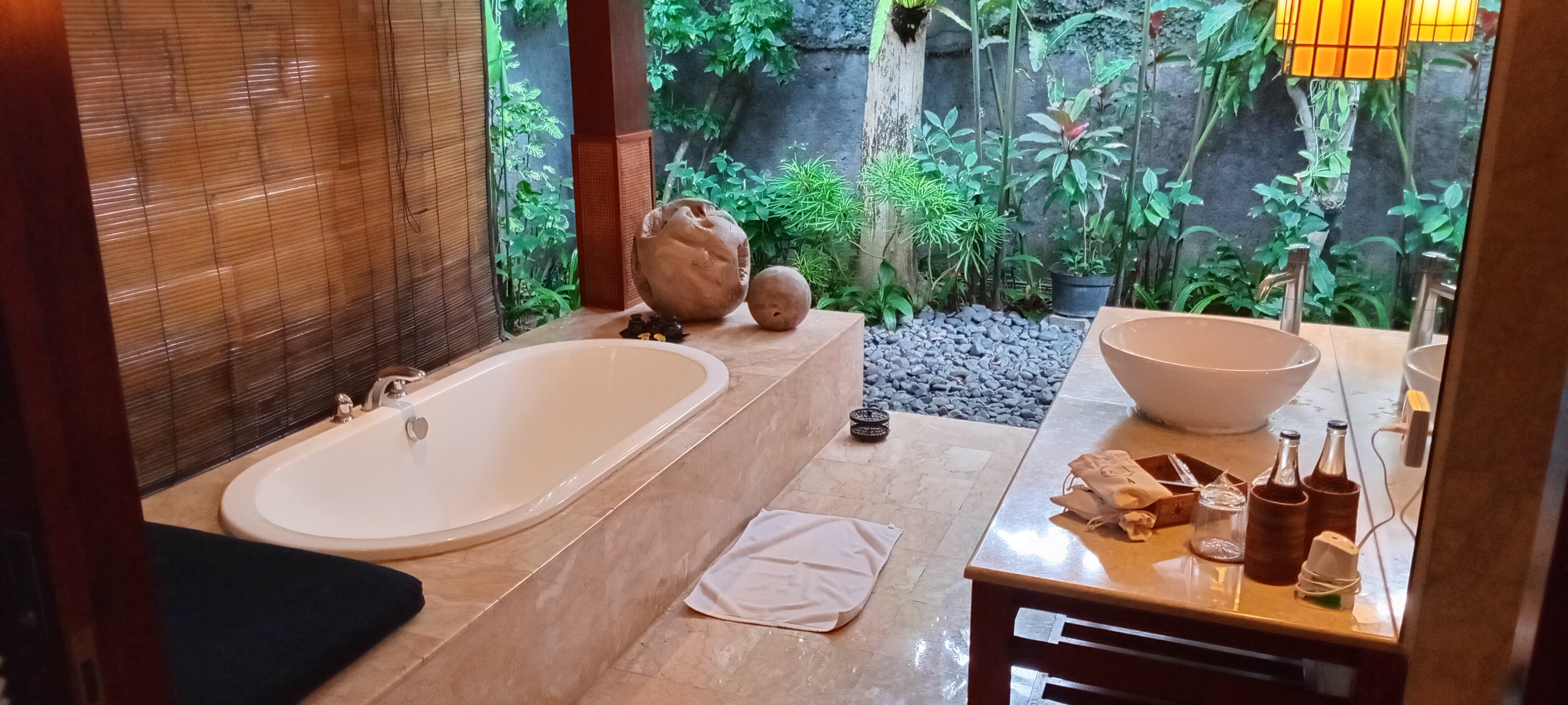 精品别墅酒店-浴室