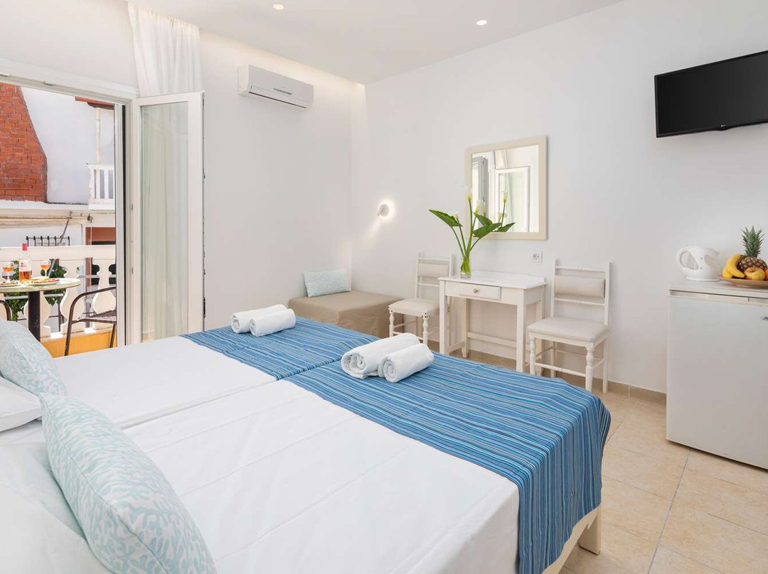 Bella Vista Hotel & Studios主图