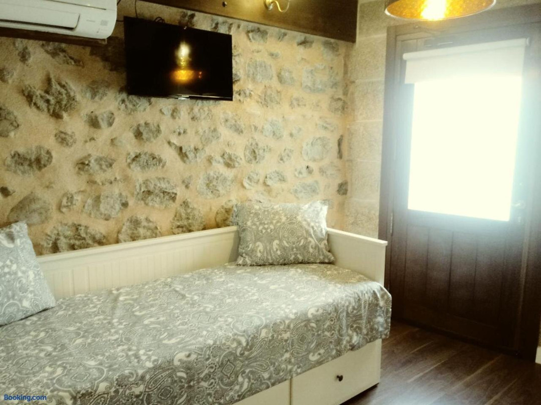 Candeleda酒店住宿-Hostal La Fonda