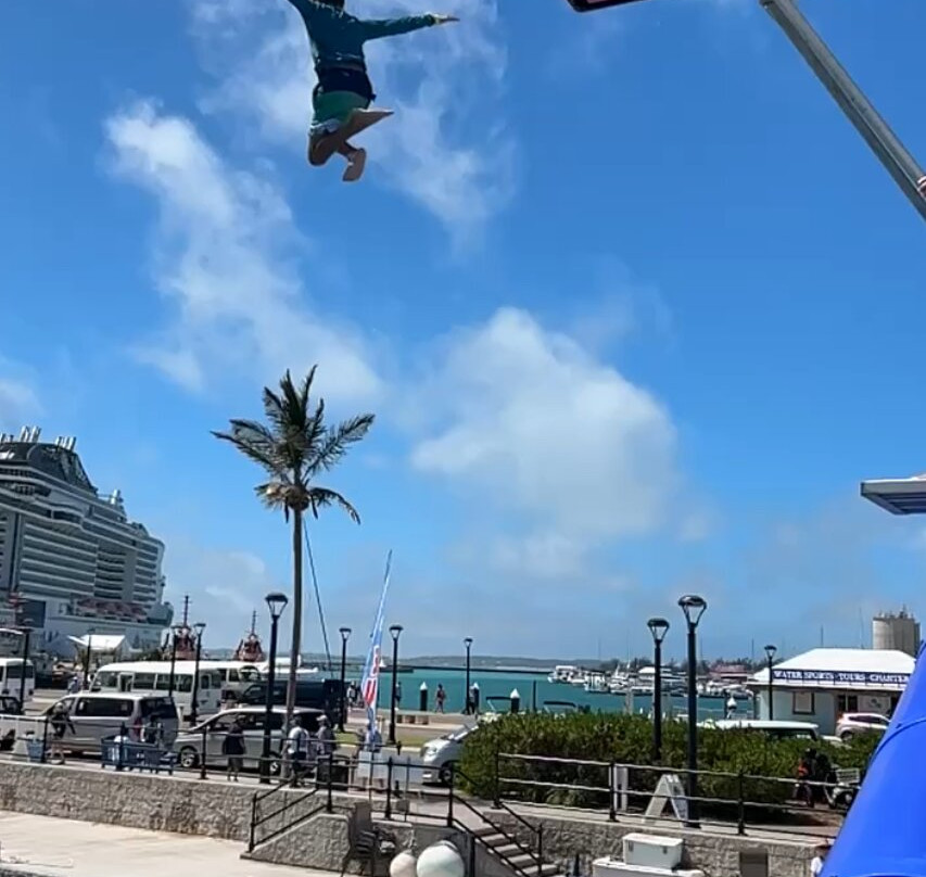 Longtail Floating Fun Park-Ireland Island必去景点