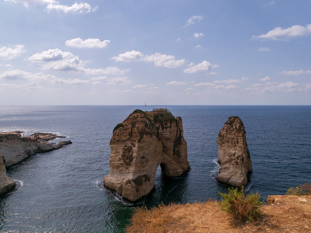 Pigeon Rocks in Raouche-贝鲁特必去景点
