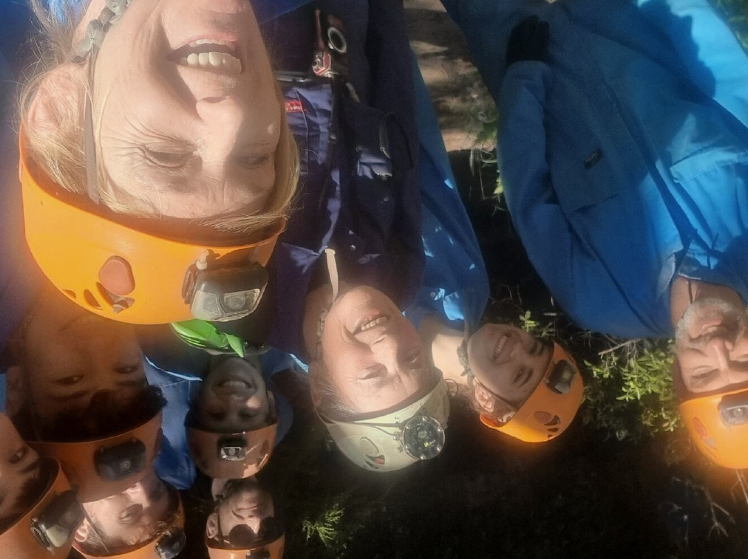 Wild Cave Tours-茉莉溪必去景点