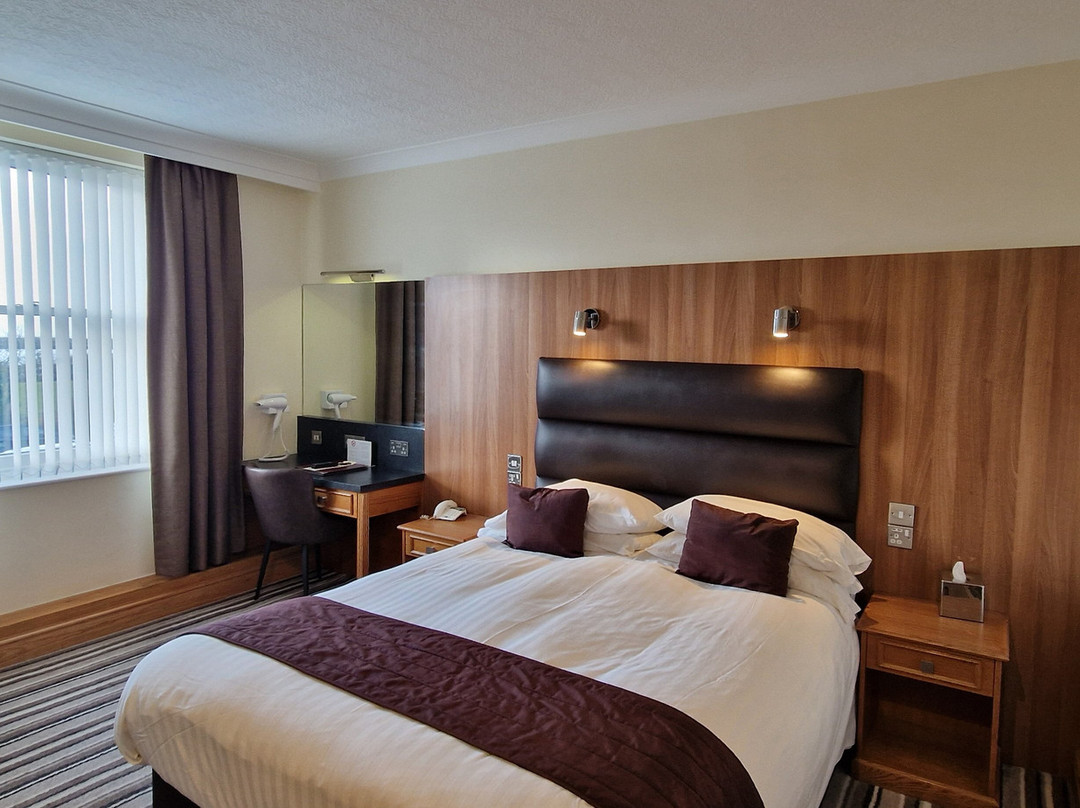 The Royal Hotel主图