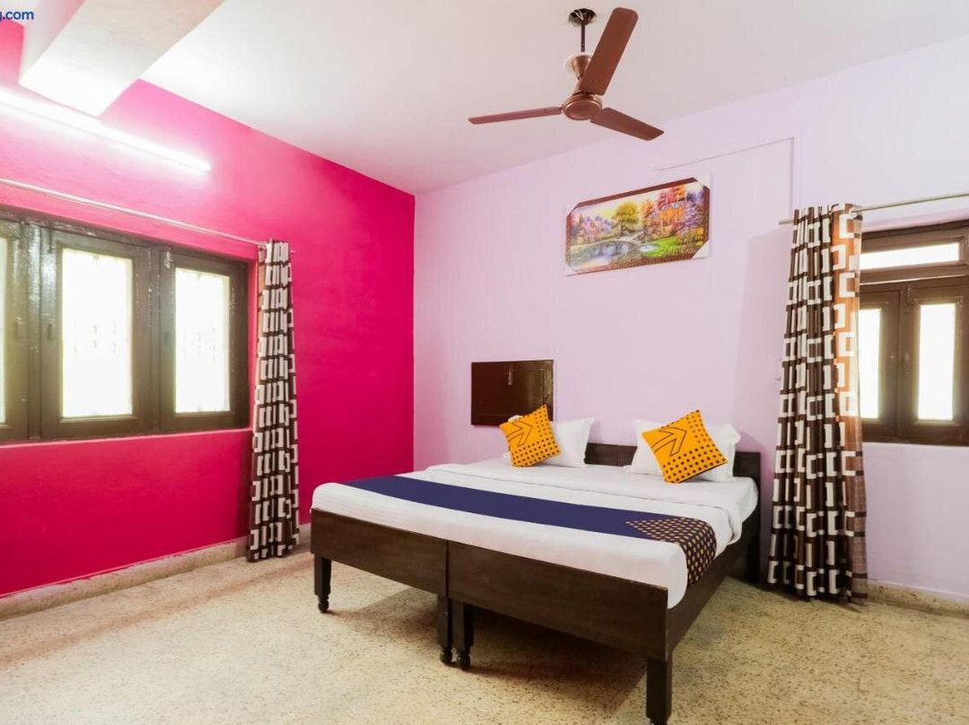 SPOT ON 66279 Hotel Luv Palace