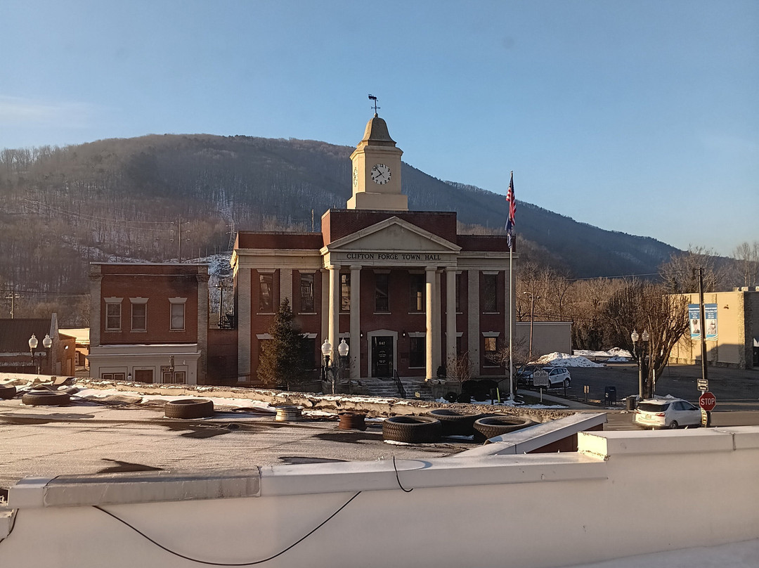 The Red Lantern Inn主图