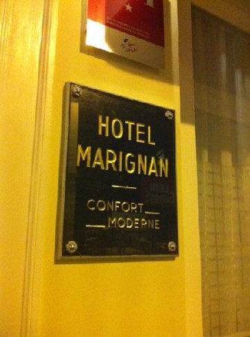 马里尼昂酒店主图