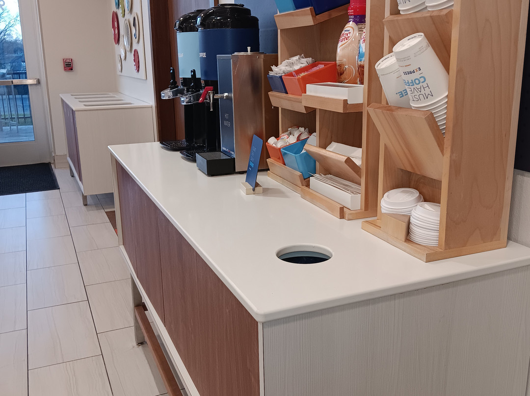 列涅萨洲际智选假日套房酒店-欧弗兰帕克地区主图