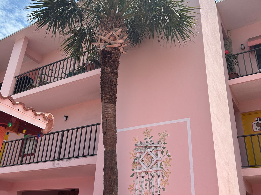 Tropical Manor主图