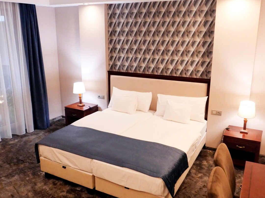 Colosseum Hotel Morahalom主图