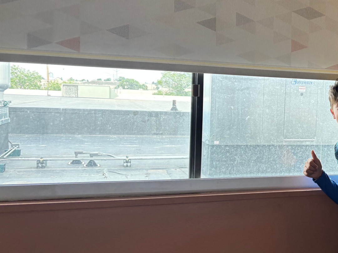 大瀑布城假日酒店主图