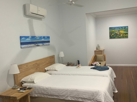 Kernow Charters Towers主图