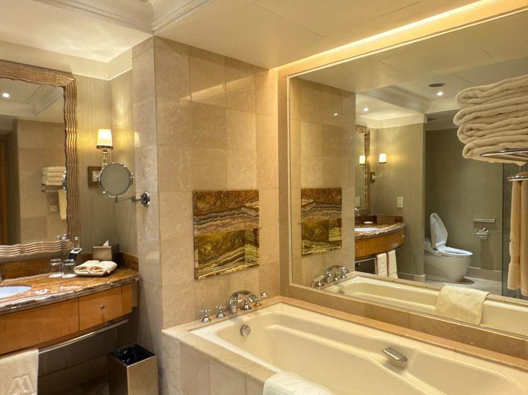 The Suites at Hotel Mulia Senayan主图