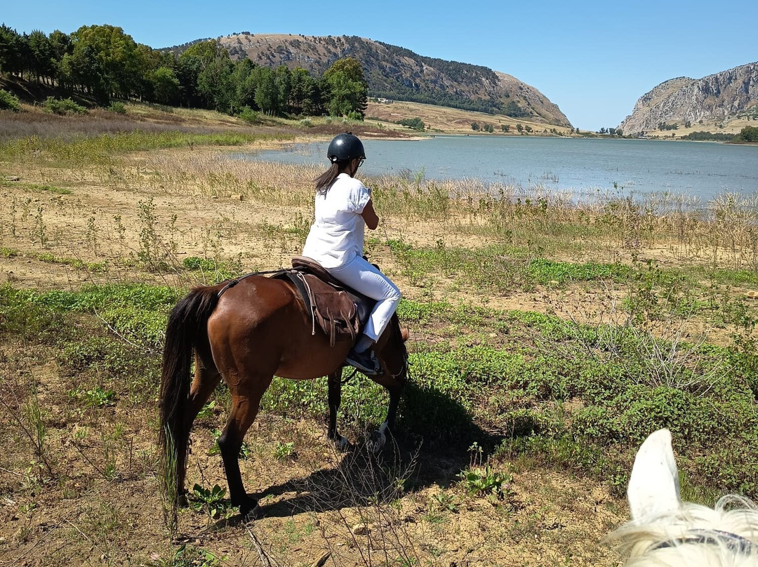 Horse Trekking Sicily-Marineo必去景点