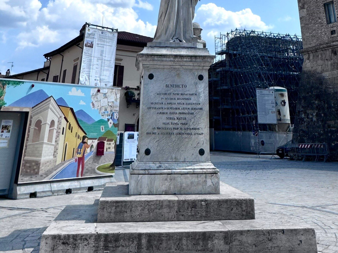 Statua Dedicata a San Benedetto Santo Patrono-诺尔恰必去景点