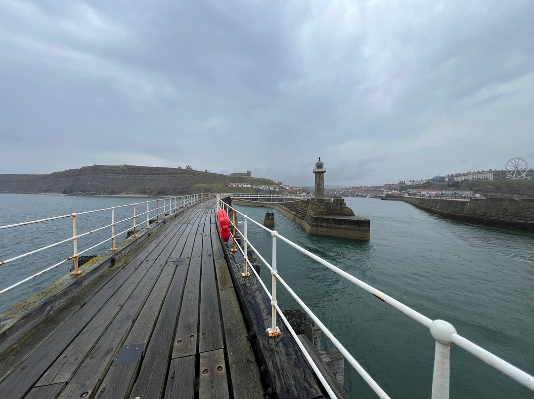 Whitby Lighthouse-惠特比必去景点