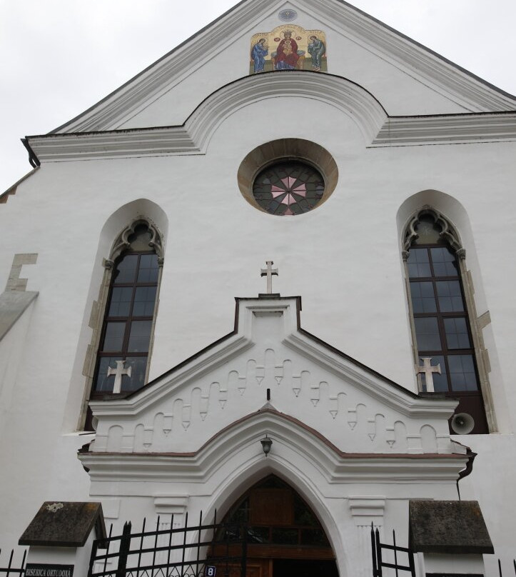 Biserica Ortodoxă Intrarea În Biserică A Maicii Domnului-Bistrita Bargaului必去景点
