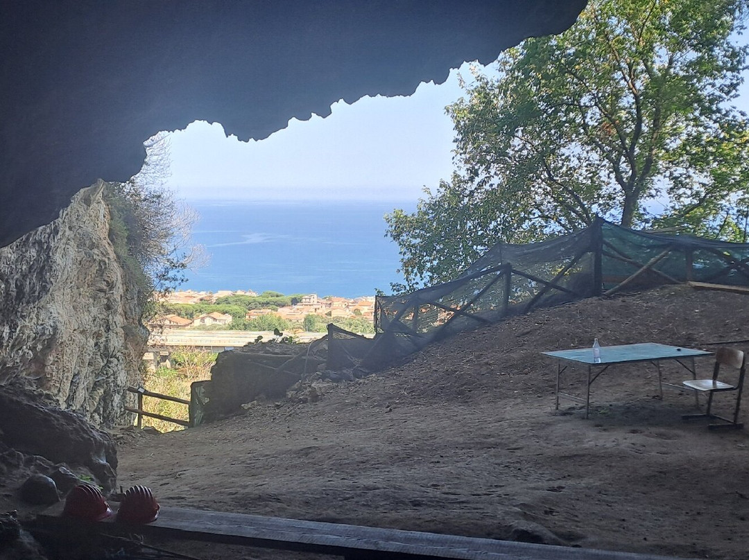 Grotta di San Teodoro-Acquedolci必去景点