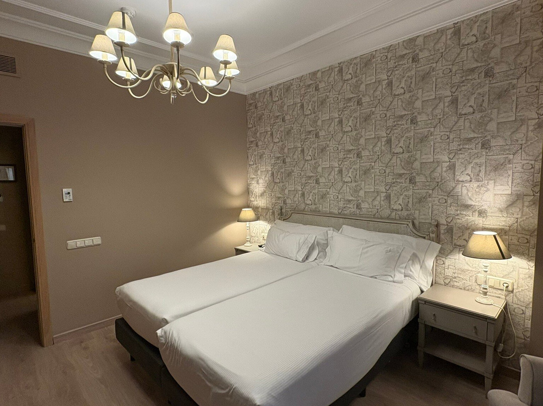 文奇莱斯酒店主图