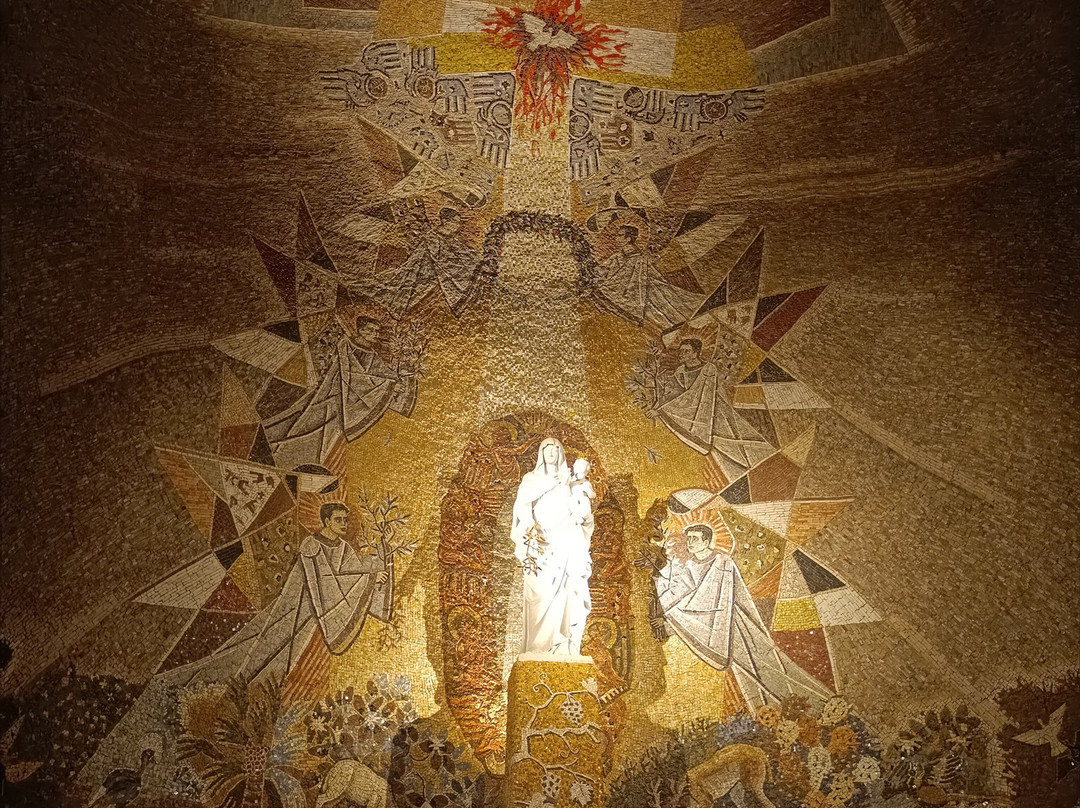 Chiesa parrocchiale di Regina Pacis-菲乌吉必去景点