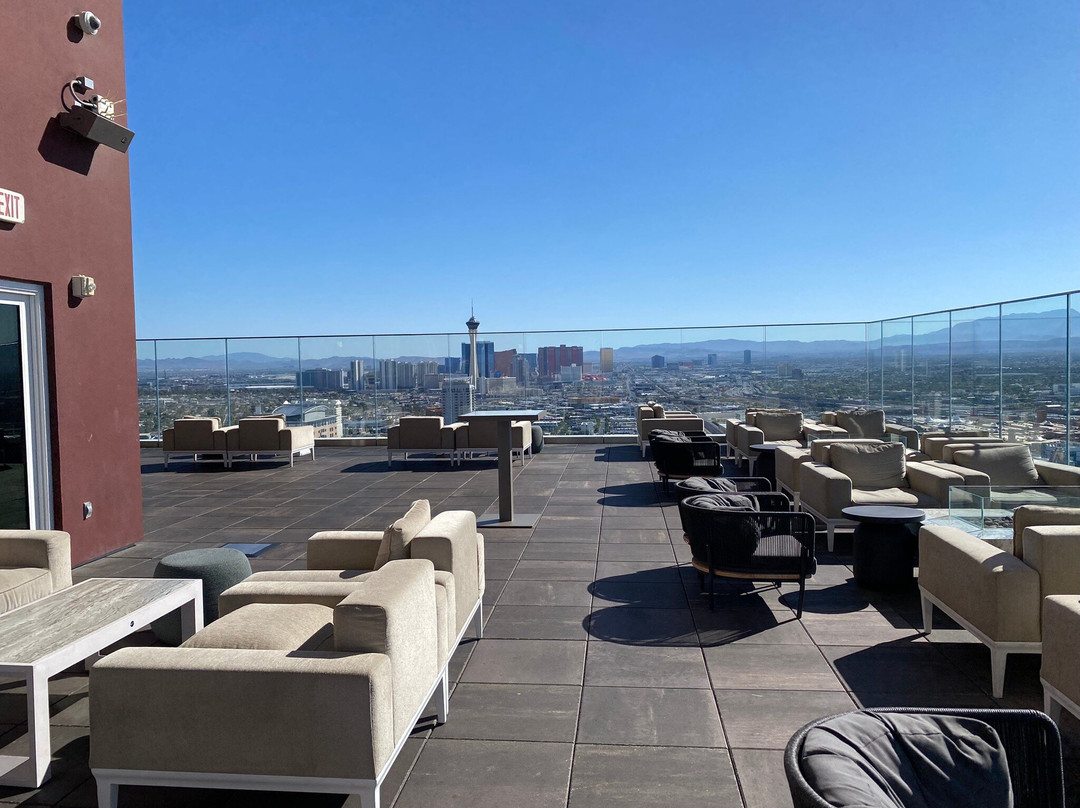 Legacy Club Rooftop Cocktails主图