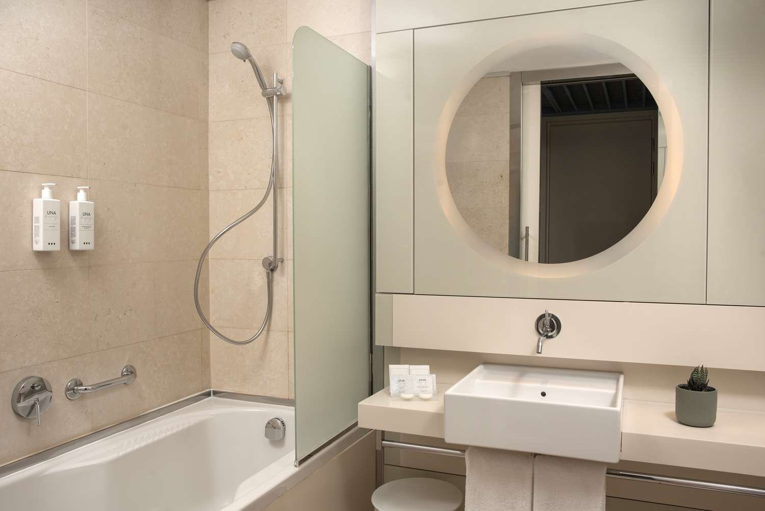乌纳伯罗格纳酒店-浴室