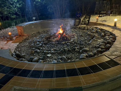 Lake Munyanyange Caves Lodge