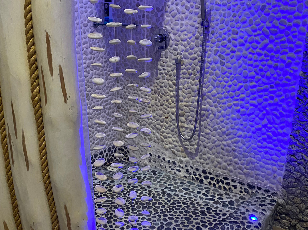 乐德麦尼得劳昂吉瑞尔度假村和Spa主图