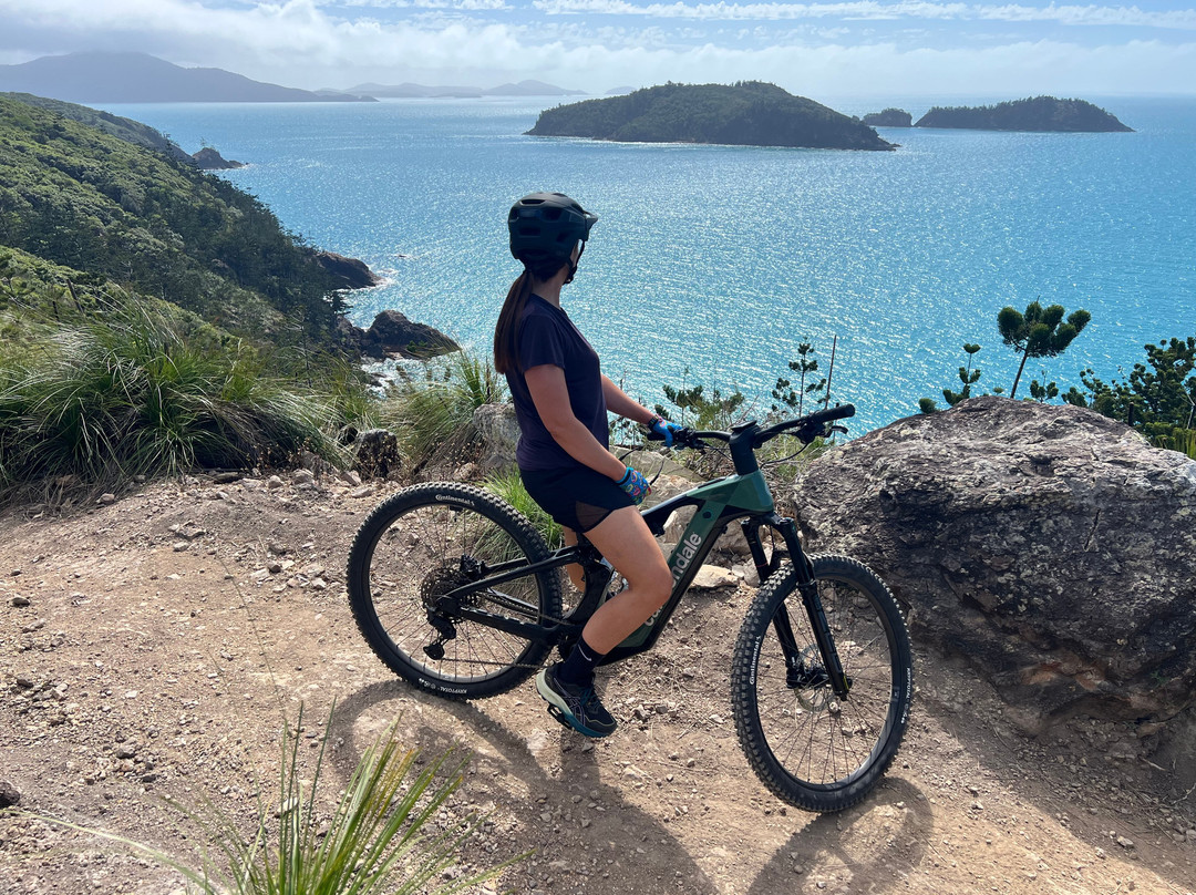 HI Trails HQ-汉密尔顿岛必去景点