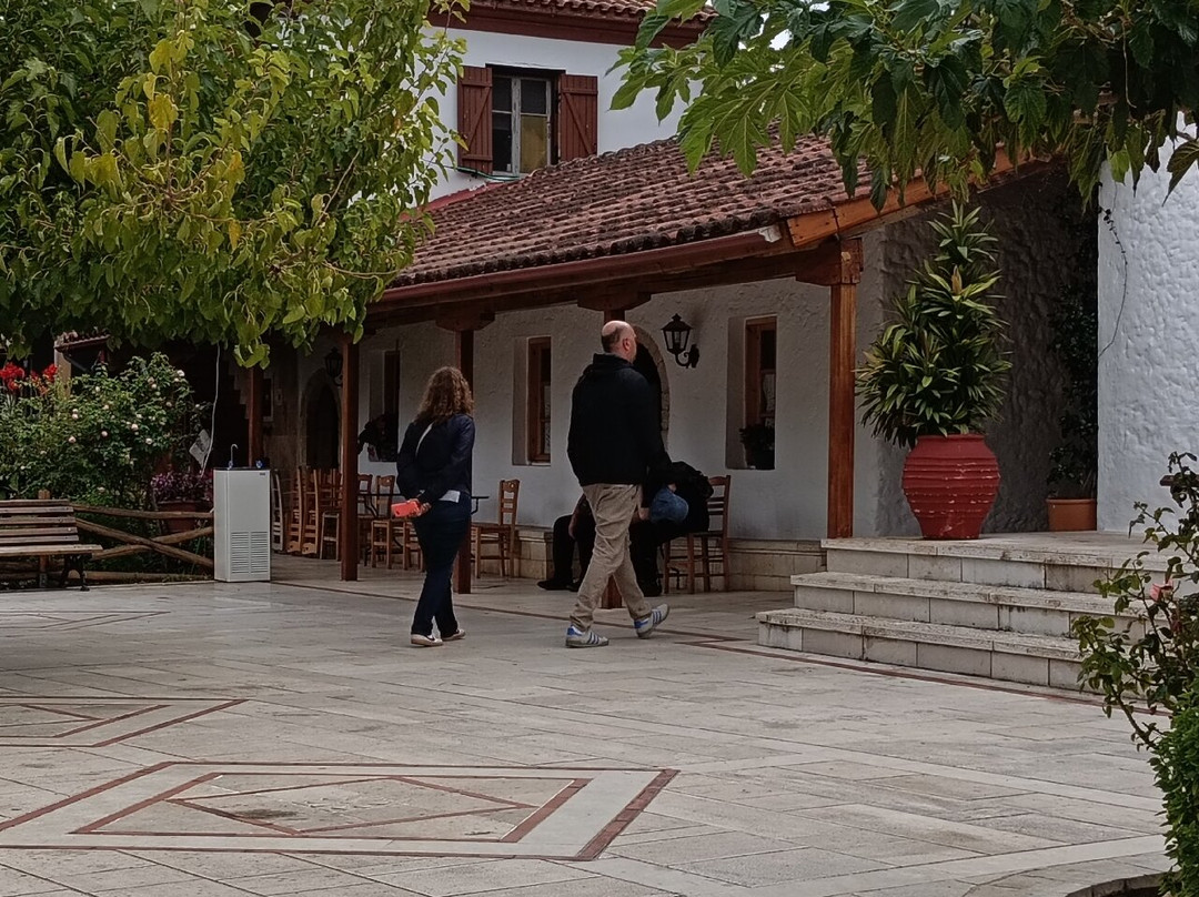 Lefkada Monastery οf Faneromeni-Tsoukaladhes必去景点