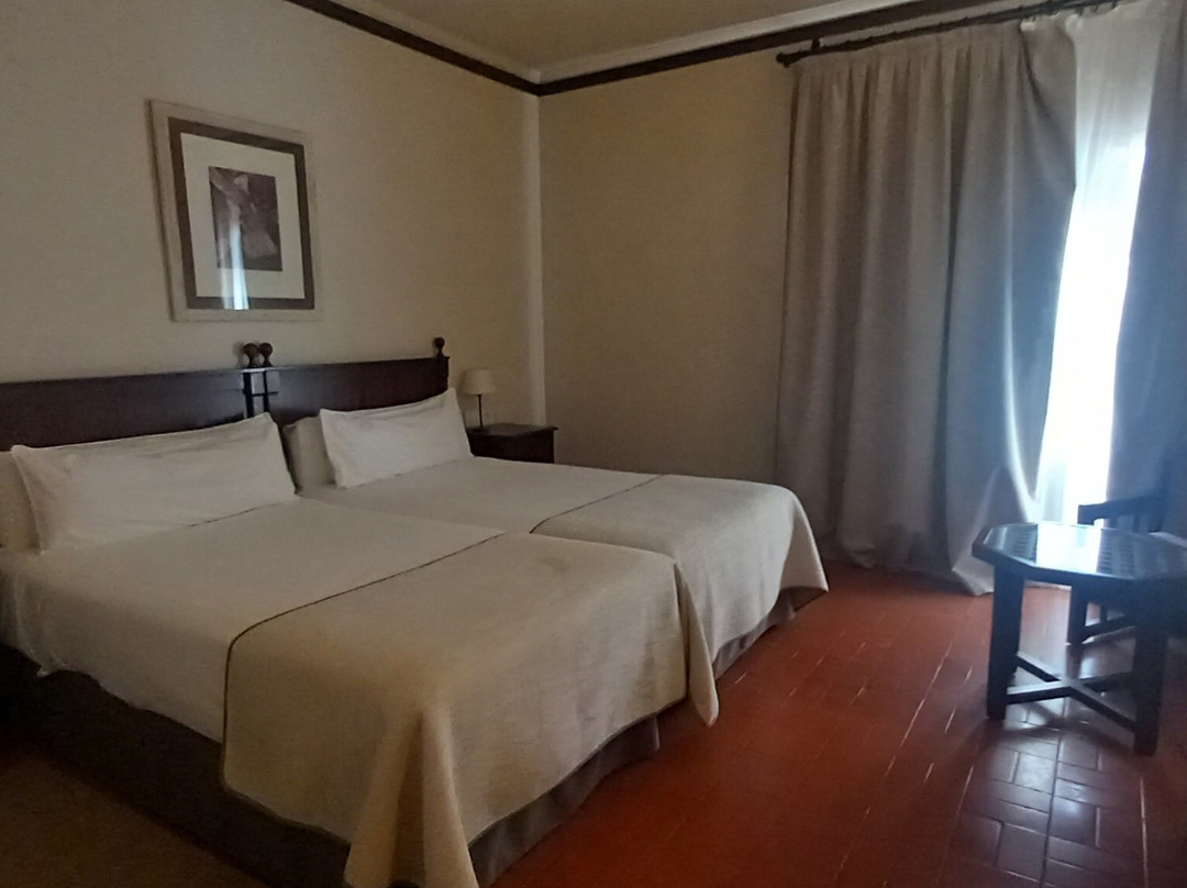 曼萨纳雷斯旅馆主图