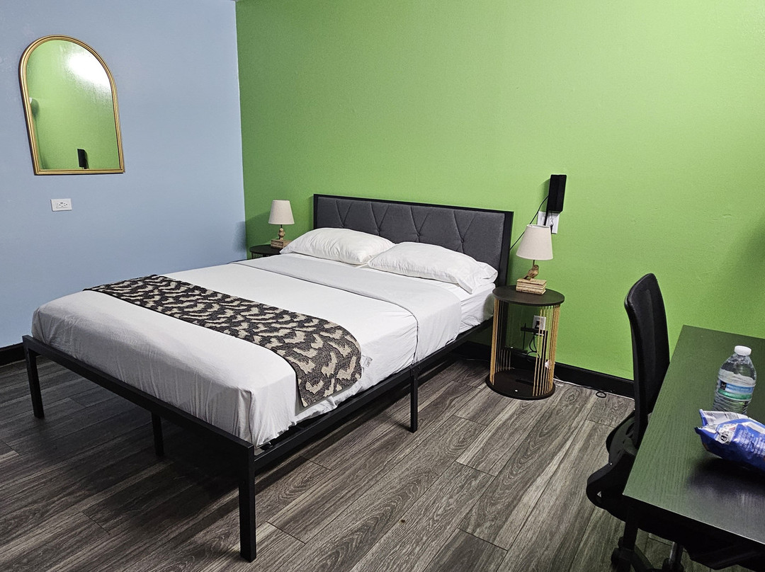 Travel Inn & Suites主图