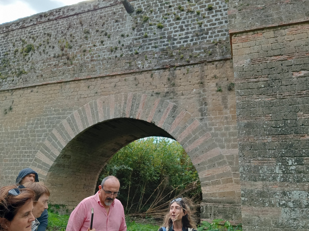 Acquedotto Carolino-Valle di Maddaloni必去景点