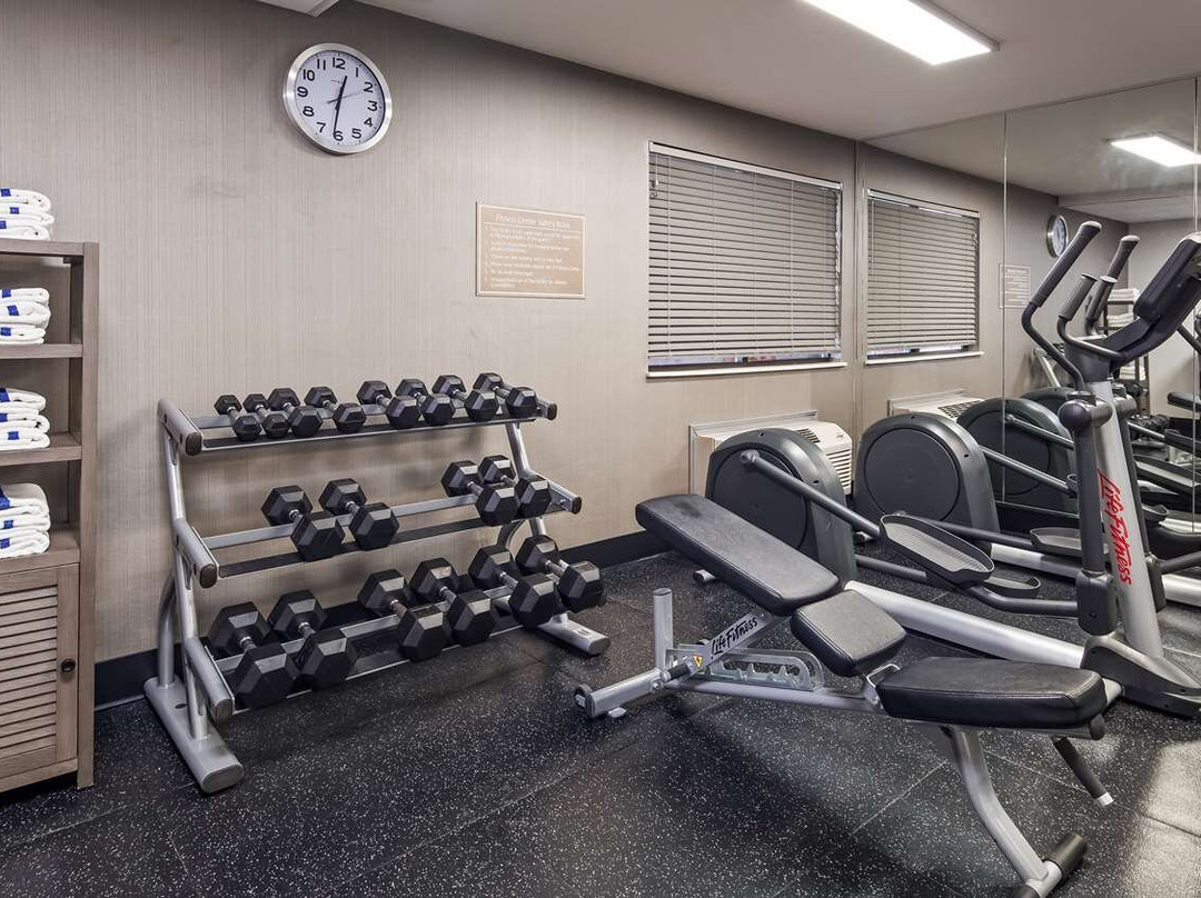 贝斯特韦斯特普勒斯北坎通旅馆&套房酒店主图